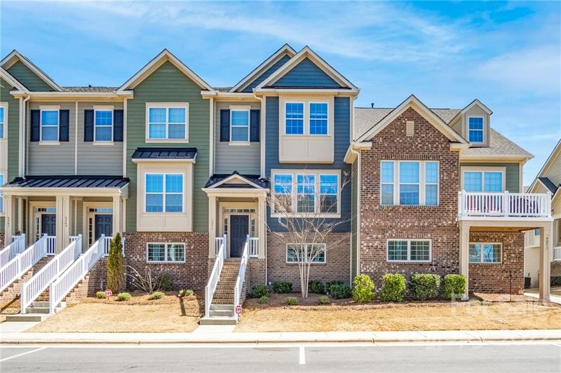 6251 Cloverdale Dr, Tega Cay, SC 29708