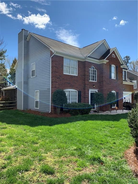 8421 Red Cypress Ct, Charlotte, NC 28216
