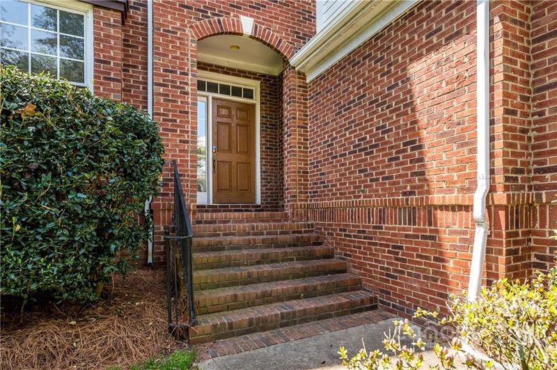 9736 Glen Laurel Way, Charlotte, NC 28210