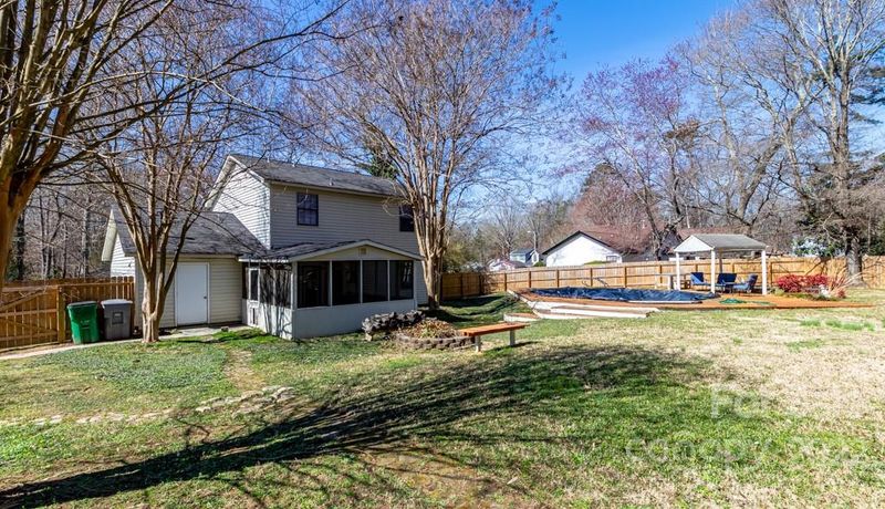 4935 Banfshire Rd, Charlotte, NC 28215