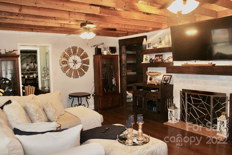 16700 Shallow Pond Rd, Charlotte, NC 28278