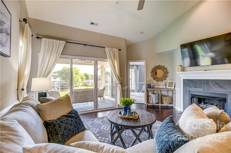18537 Harborside Dr #9, Cornelius, NC 28031