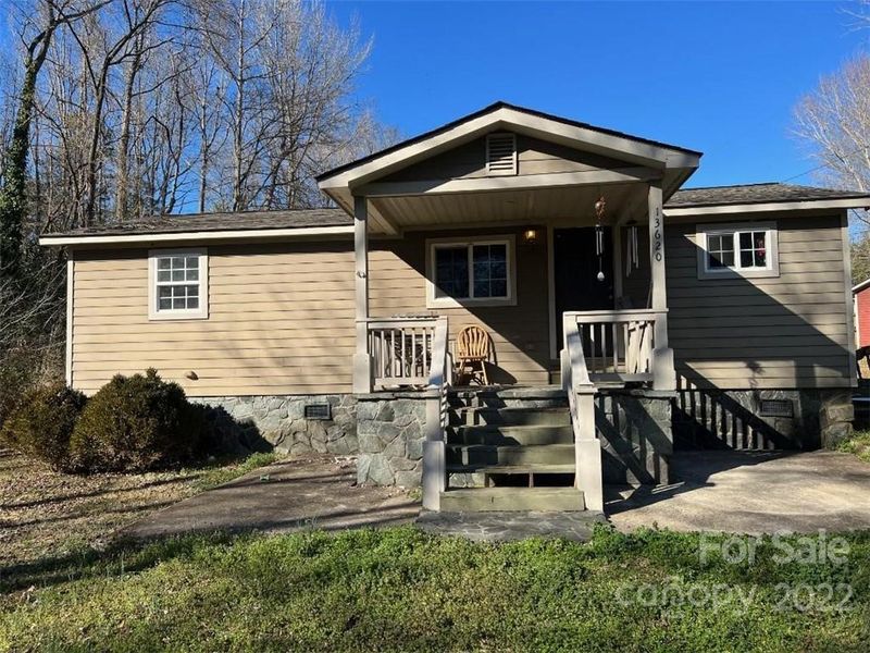 13620 Circle Dr, Charlotte, NC 28262