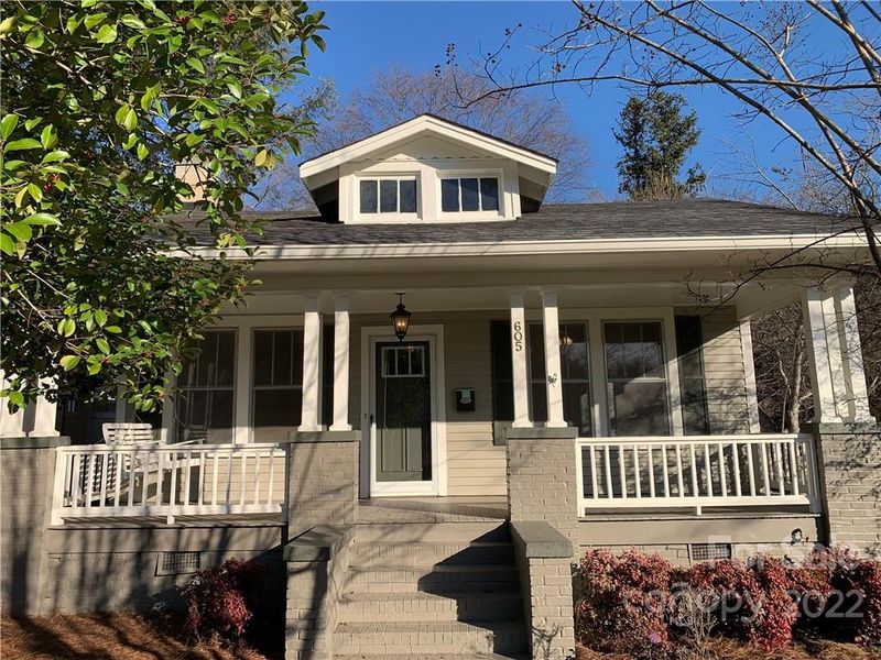 605 E Broad St, Statesville, NC 28677