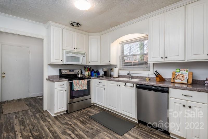 205 5th St NE, Conover, NC 28613
