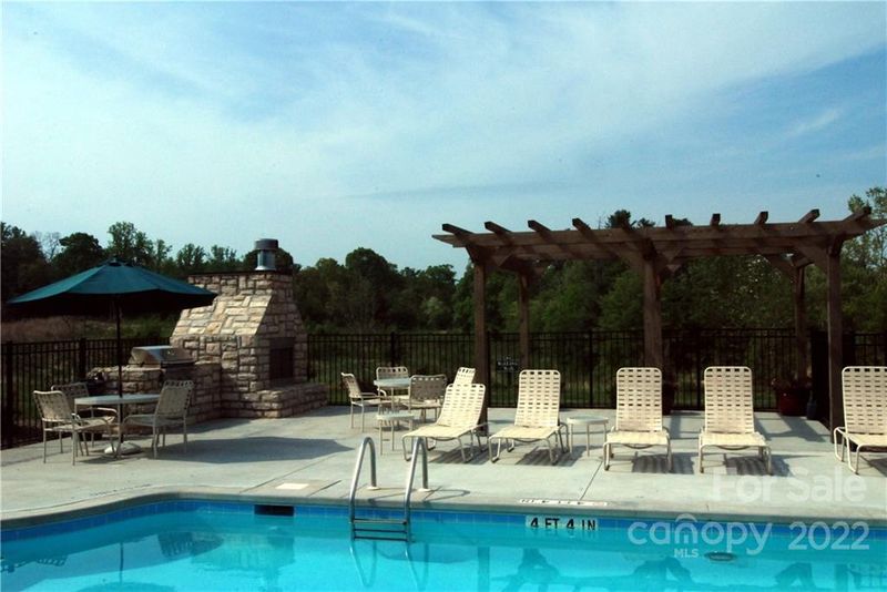 852 Wynnshire Dr #30, Hickory, NC 28601