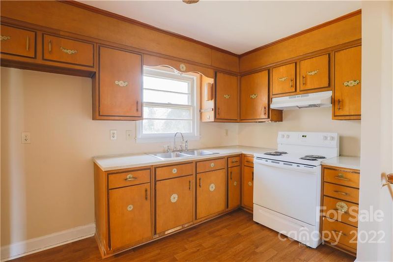 3132 Clearview Dr, Charlotte, NC 28216