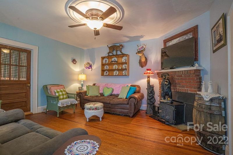 113 Bates Ave, Cherryville, NC 28021