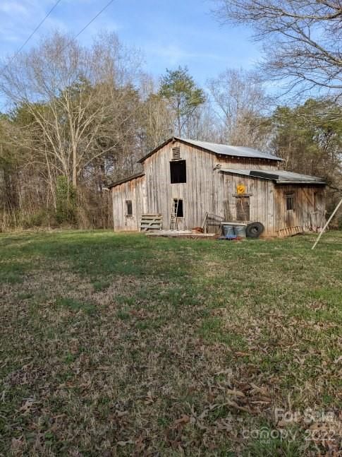 421 Springs Rd, Dallas, NC 28034
