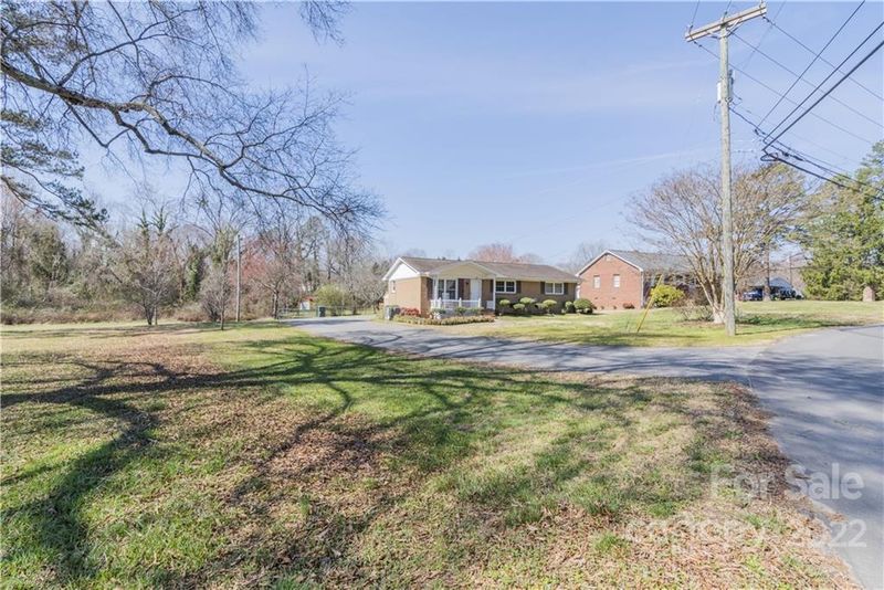 1909 Belmar Dr, Gastonia, NC 28052