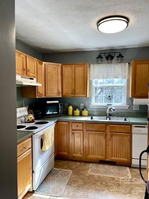 405 Forest Dr, Maiden, NC 28650