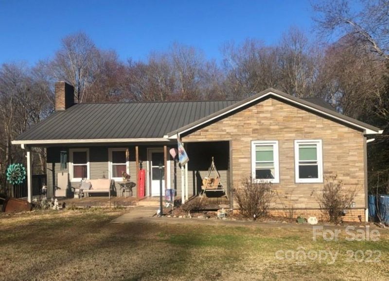 1742 Piney Rd, Hickory, NC 28602