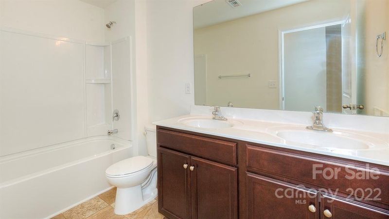 579 King Clover Ln, Clover, SC 29710