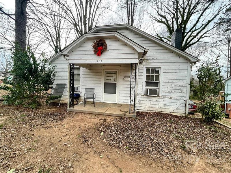 1131 10th St NE, Hickory, NC 28601
