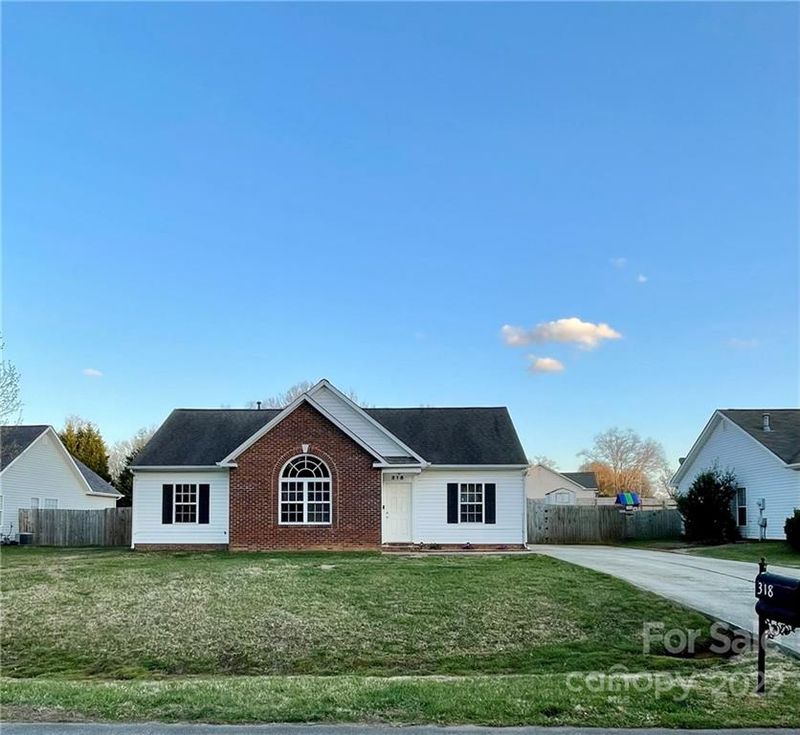 318 Tamarack Dr, Matthews, NC 28104