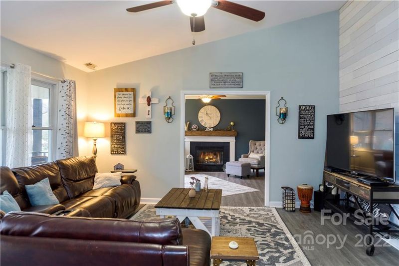 7041 Forest Manor Dr, Denver, NC 28037