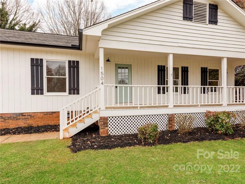 1504 2nd St, Conover, NC 28613