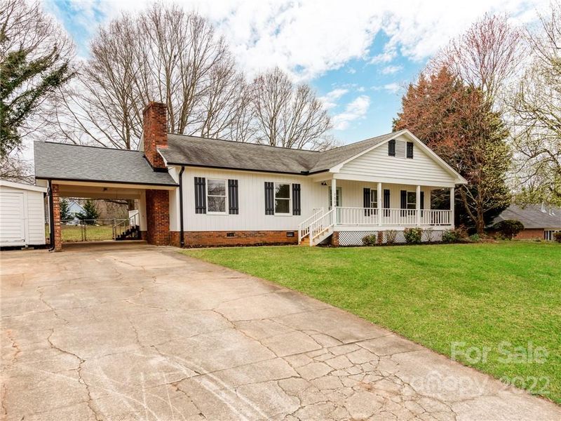1504 2nd St, Conover, NC 28613