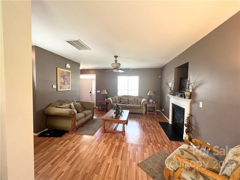832 Dale Ave, Charlotte, NC 28216