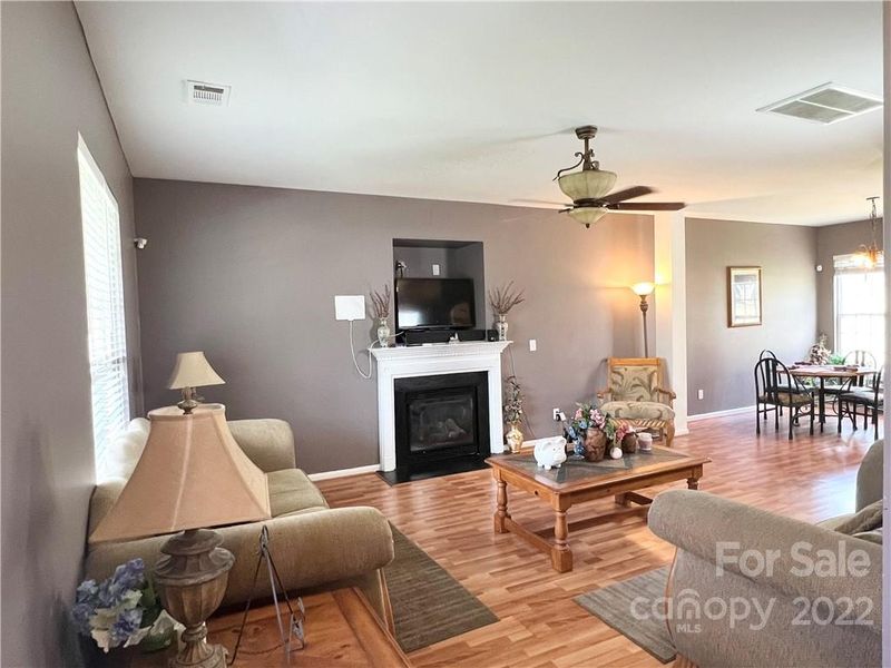 832 Dale Ave, Charlotte, NC 28216