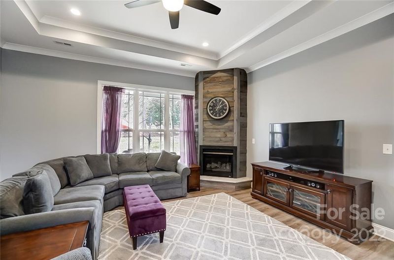 228 Oakside Dr, Harrisburg, NC 28075