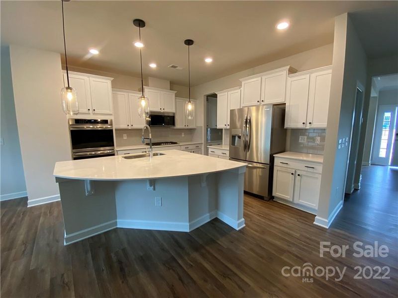 944 Claires Creek Ln, Davidson, NC 28036