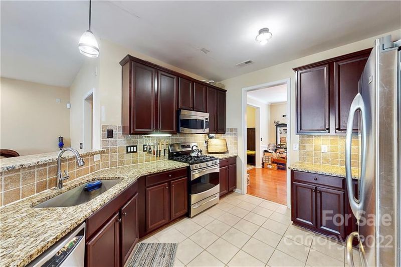 2736 Shannon Dr, Belmont, NC 28012