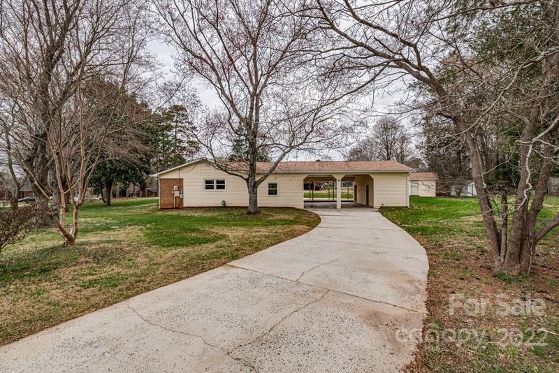 600 Pierce Ave, Mount Holly, NC 28120
