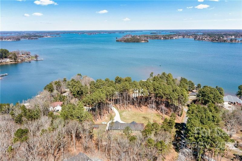 8282 Luckey Point Rd, Denver, NC 28037