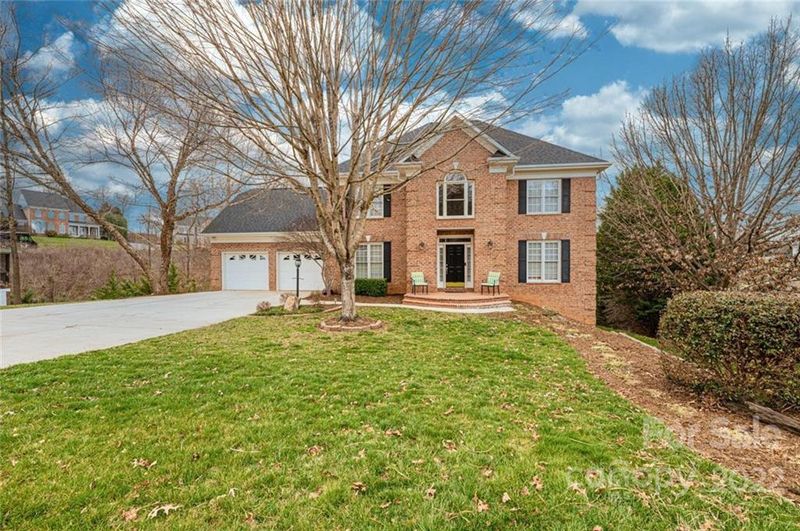 4619 9th St NE, Hickory, NC 28601