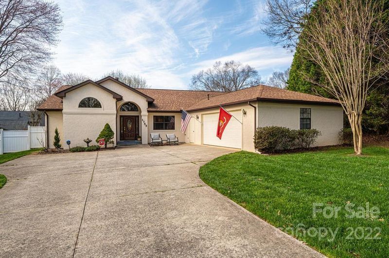 1755 4th Street Cir NE, Hickory, NC 28601