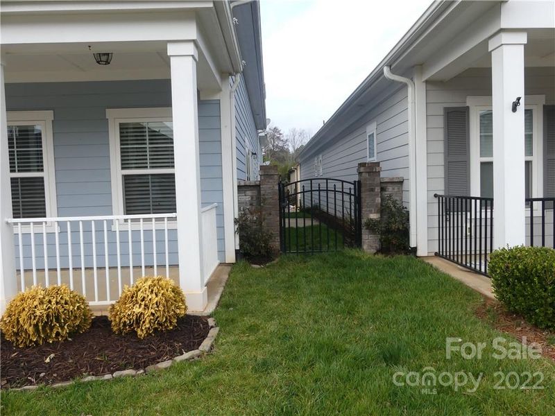 2609 Eight Iron Dr, Denver, NC 28037