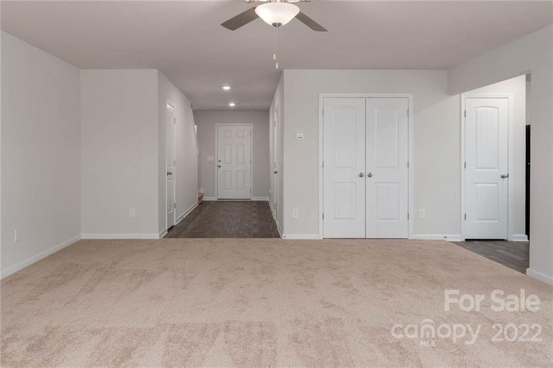 9339 Creedmore Hills Dr, Charlotte, NC 28214