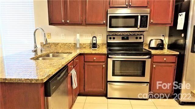 8519 Langley Mill Ct, Charlotte, NC 28215