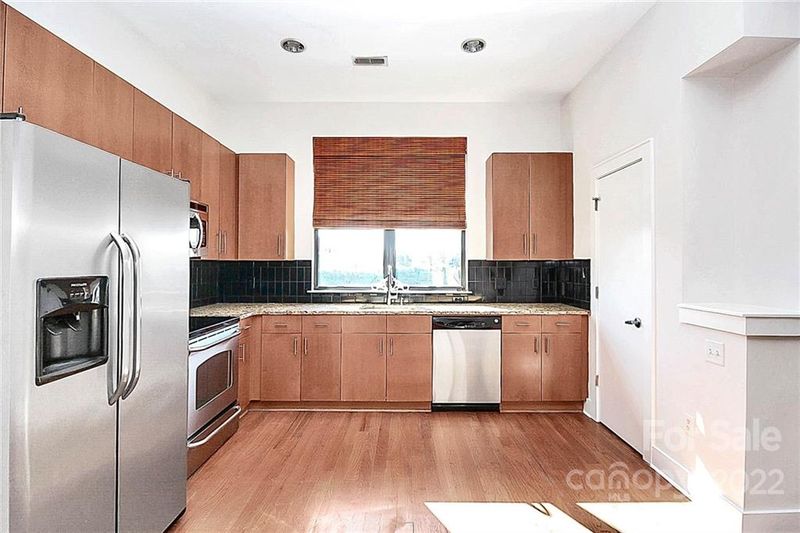 550 N Mcdowell St, Charlotte, NC 28204