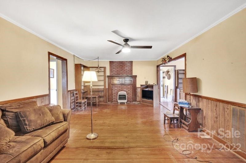 2690 Filbert Hw, Clover, SC 29710
