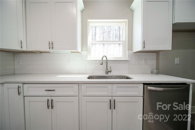1711 Deer St, Charlotte, NC 28214