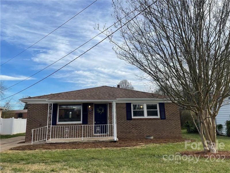 527 2nd St SW, Conover, NC 28613