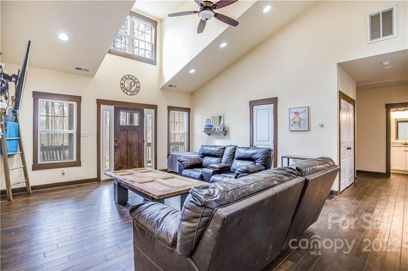 244 Loray Farm Rd, Dallas, NC 28034
