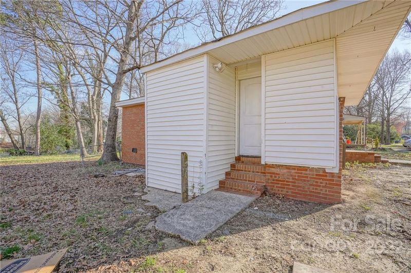 5015 Edward St, Charlotte, NC 28213