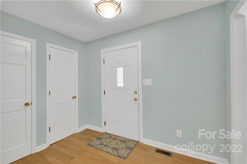 4063 Lake Shore Rd S, Denver, NC 28037