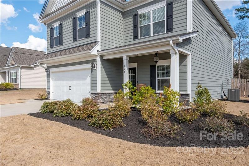 128 Sculpin Ln, Mount Holly, NC 28120
