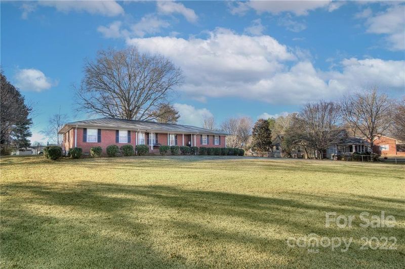 105 Elm St W, Wingate, NC 28174