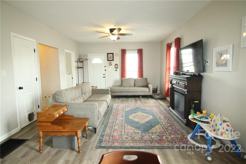 350 Mayflower Ave, Cramerton, NC 28032