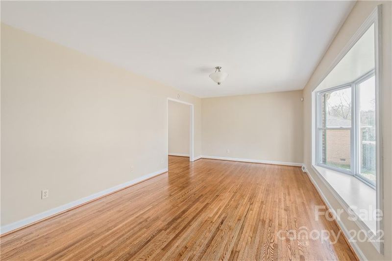 6427 Park South Dr, Charlotte, NC 28210