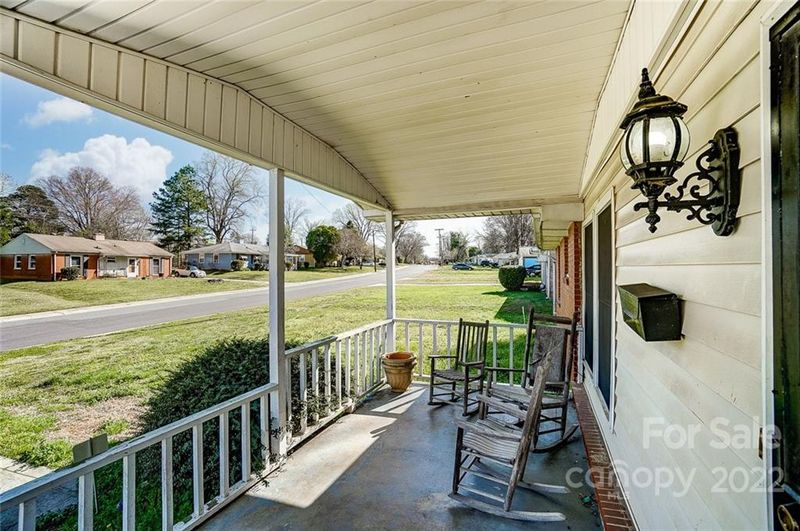 2633 Lasalle St, Charlotte, NC 28216