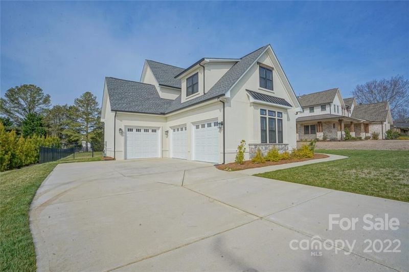 7974 Dell Dr, Harrisburg, NC 28075