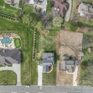 7974 Dell Dr, Harrisburg, NC 28075