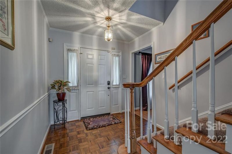 2401 Sugar Ln, Gastonia, NC 28056