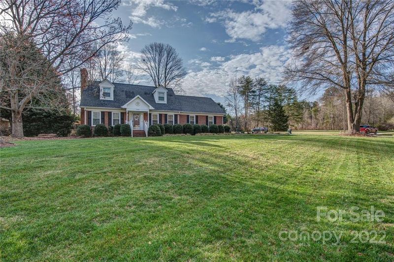 2401 Sugar Ln, Gastonia, NC 28056